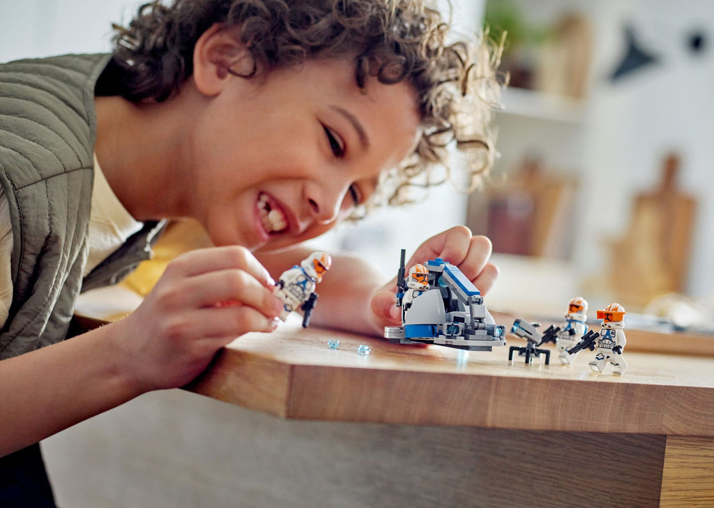 lifestyle - child playing with the battle pack
