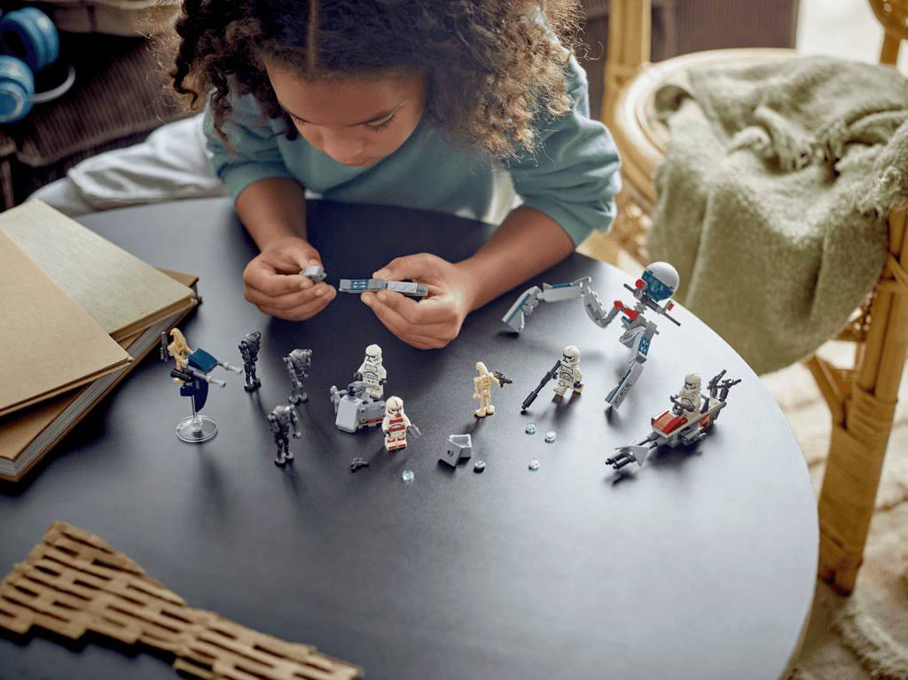 lifestyle - child building the battle pack