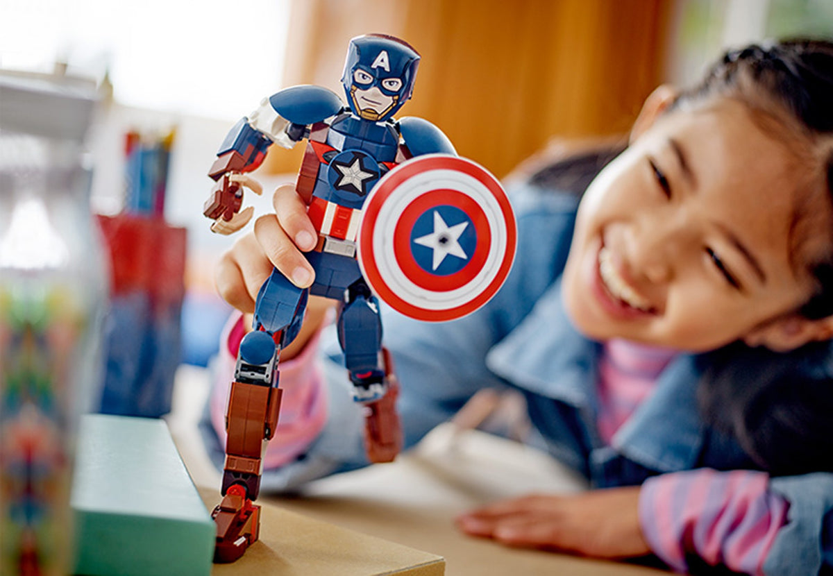 set detail image from the LEGO gallery - LEGO Captain America Construction Figure 76258