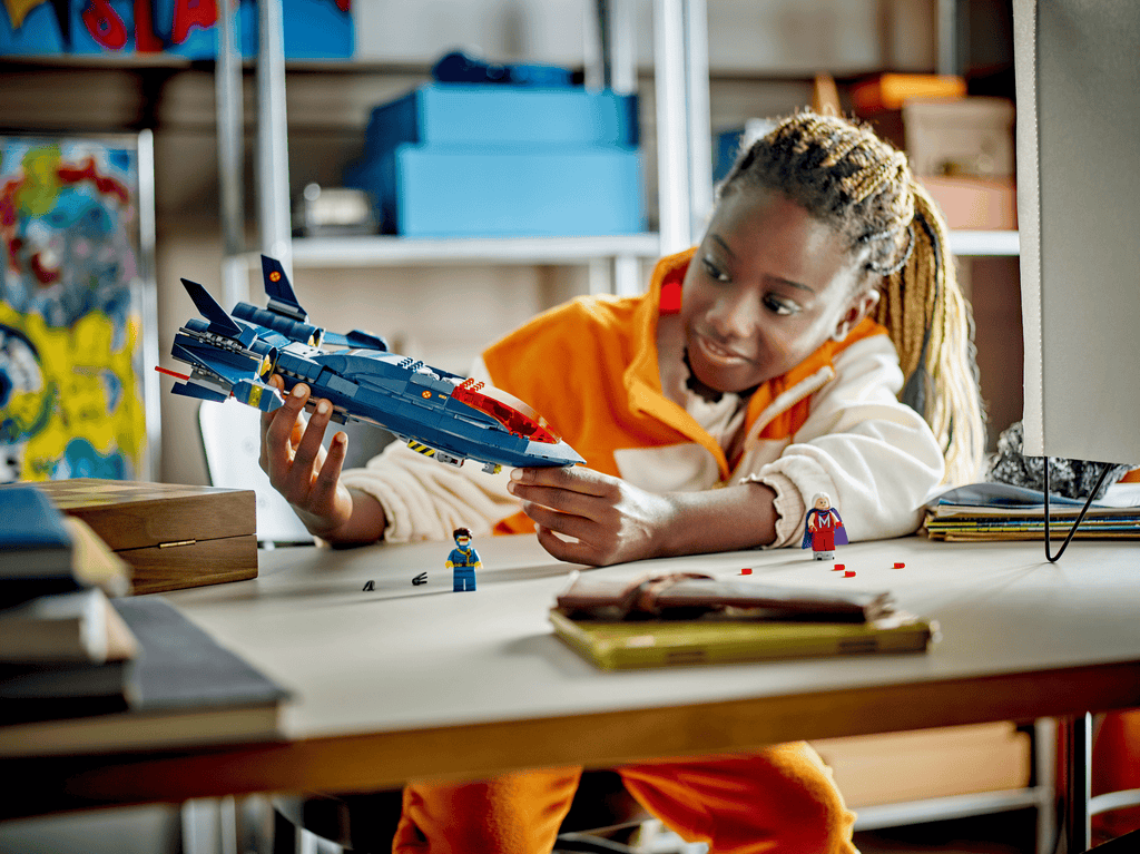 young builder with the X-Jet, lifestyle