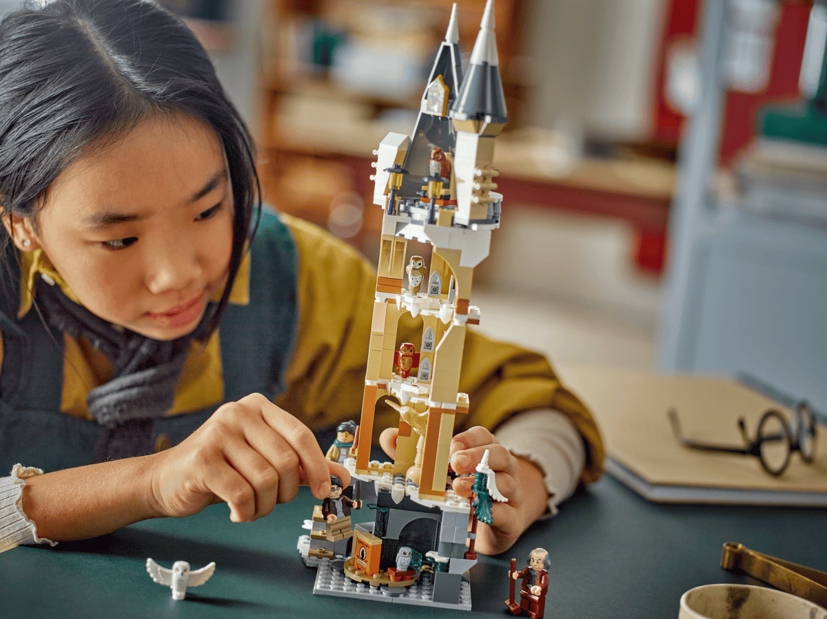 LEGO Hogwarts Castle Owlery 76430 — official LEGO product image 8