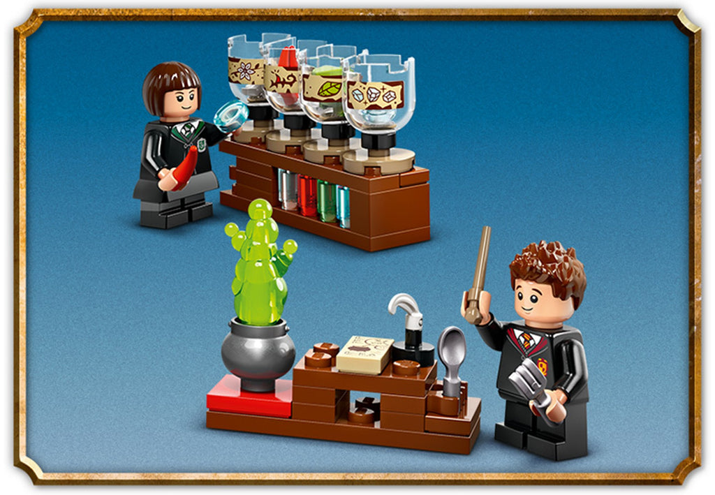 LEGO Hogwarts Castle: Potions Class 76431 — official LEGO product image 5