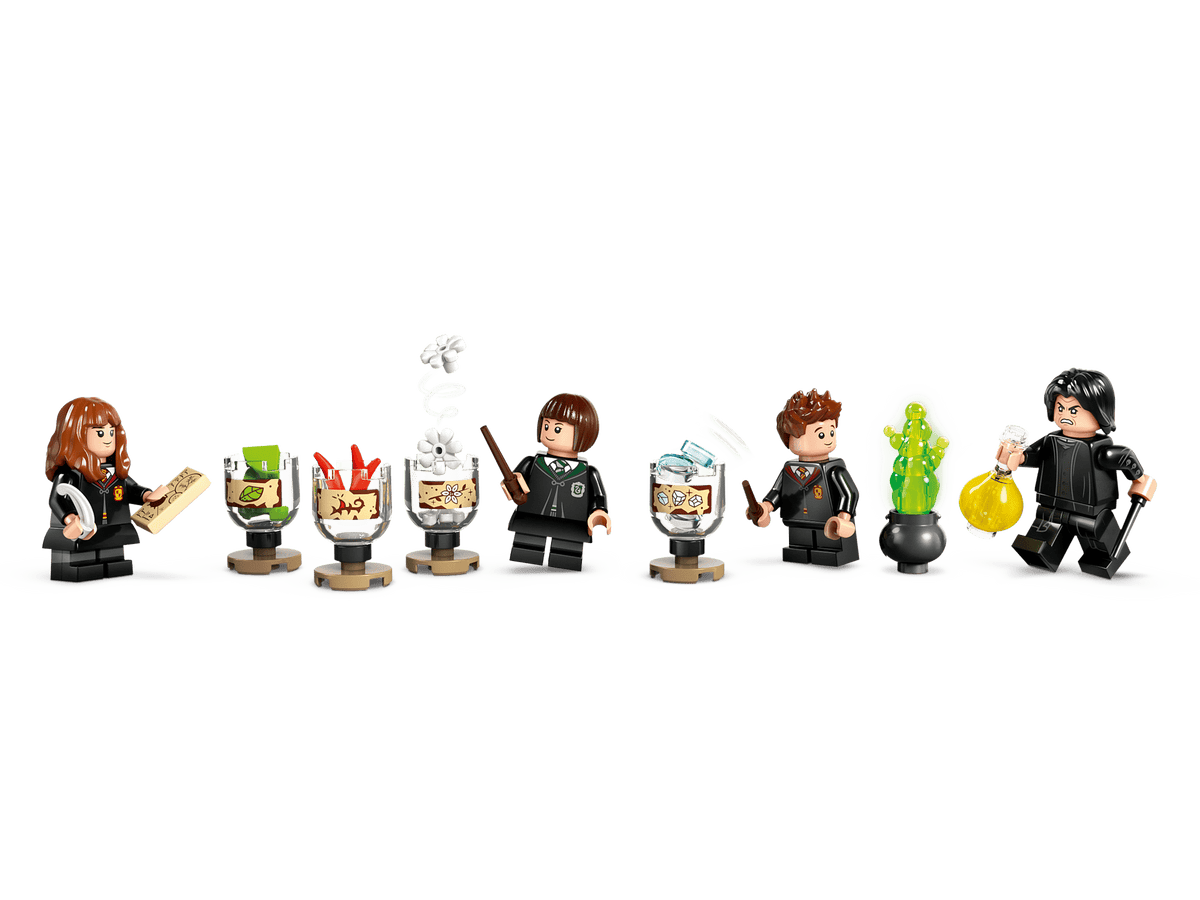 LEGO Hogwarts Castle: Potions Class 76431 — official LEGO product image 4