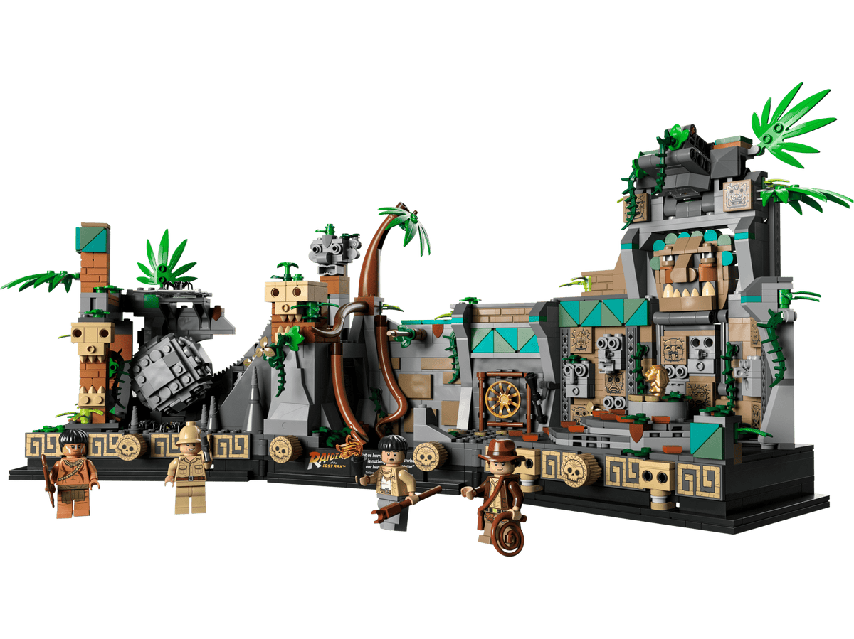 LEGO 77015 Temple of the Golden Idol — the display model